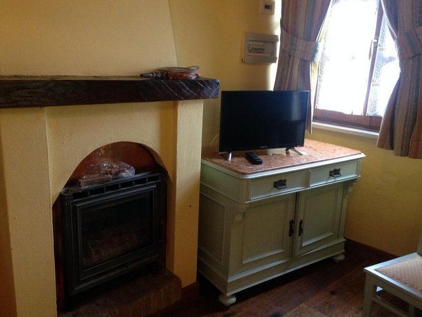 Castello di Grillano Guest House