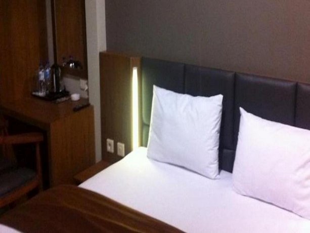 Viure Cafe and Guesthouse