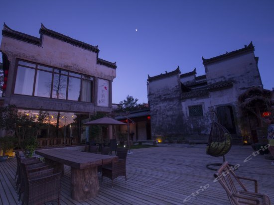 Wuyuan Huamantang LiuliXiangyuan Changtan Historic Village China thumbnail
