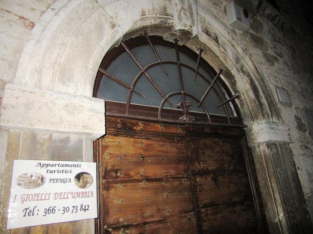 I Gioielli Dell'Umbria - Rubino Zaffiro Avorio