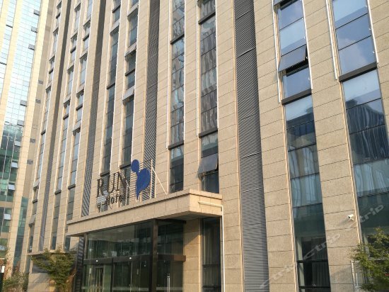 Run Hotel