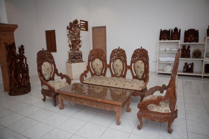 Bali Sunshine Homestay & Gallery