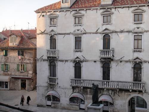 Old Town Suites