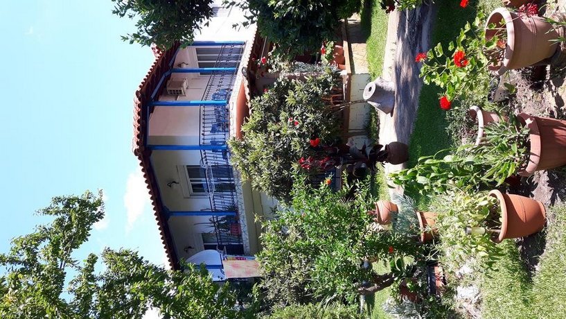 Sophia's House Toroni