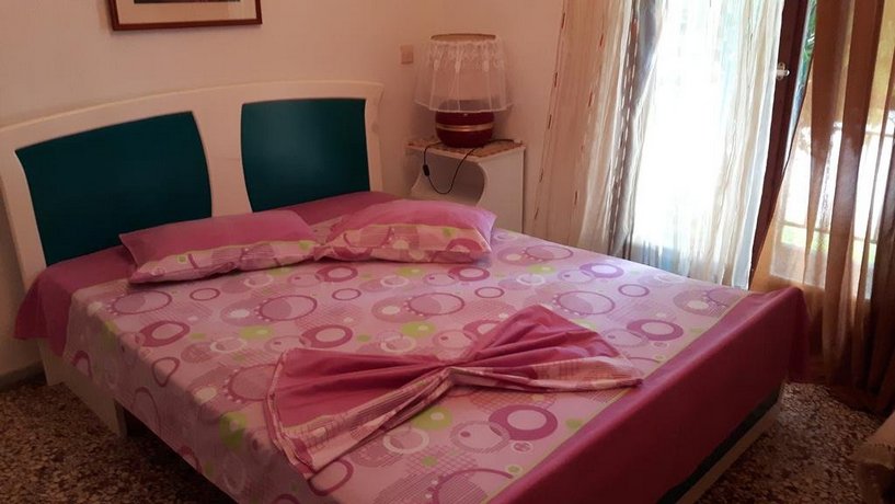 Sophia's House Toroni