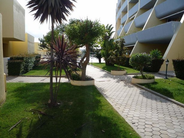 T1 Condominio do Mar by Seewest
