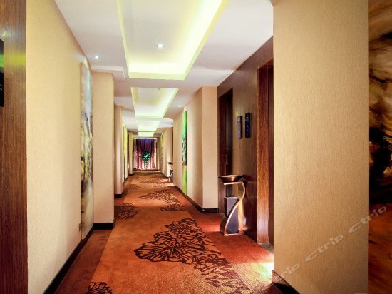 Rongcheng Holiday Inn Chengdu Chunxi Yushuang Road