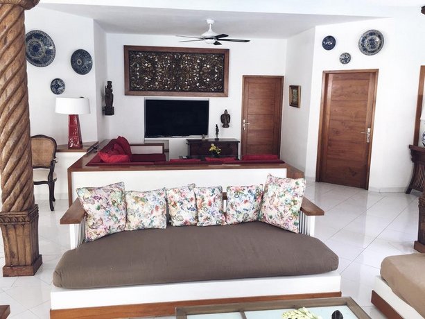 Yogyakarta Tropicana Villa
