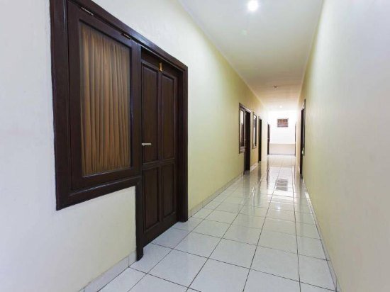 RedDoorz @ Near Mall Taman Anggrek