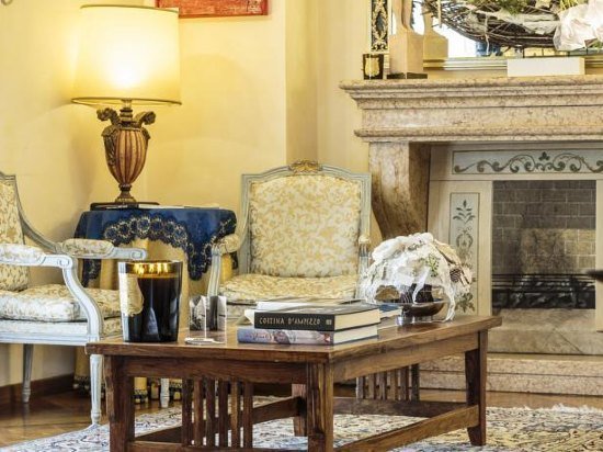 Ambra Cortina Luxury&Fashion Hotel