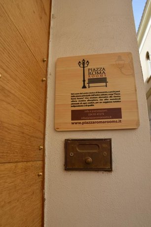 Piazza Roma Rooms