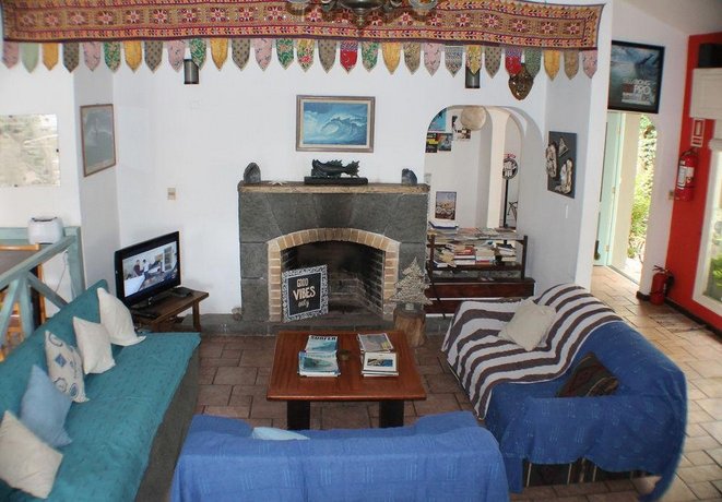 Tas D Viaje Hostel Surf Camp