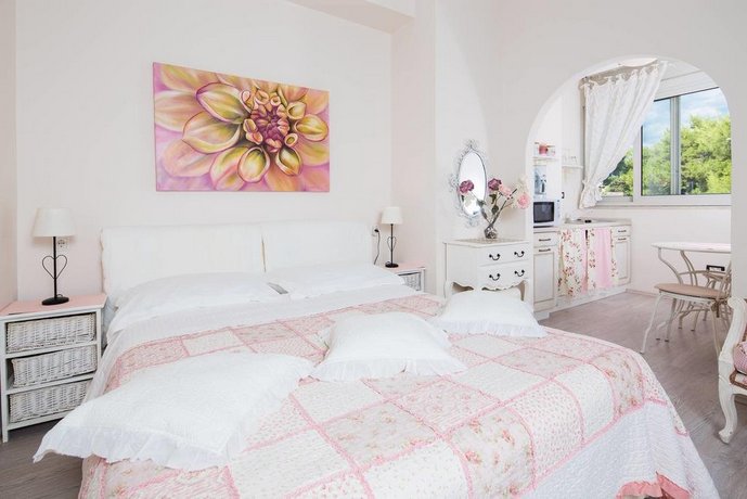 Beach Apartment - Demi