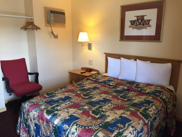 Relax Inn - Saginaw