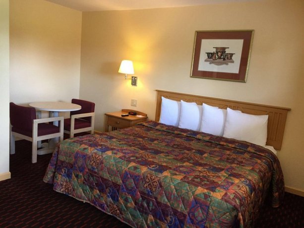 Relax Inn - Saginaw
