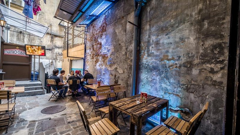 The Little Havana Party Hostel
