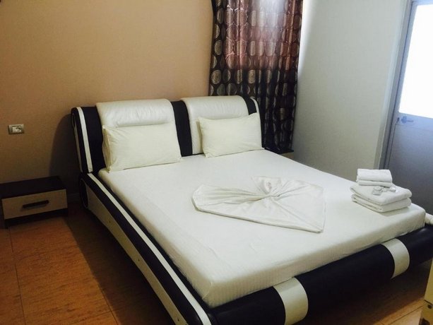 Godija Hotel & Suites