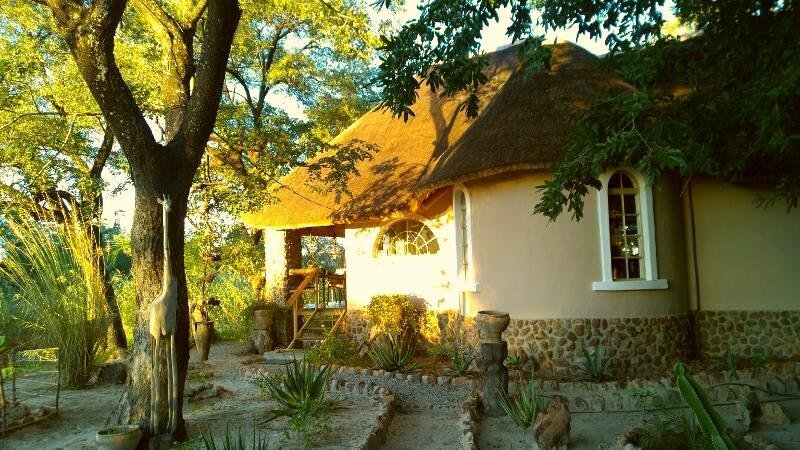 Mobola Lodge