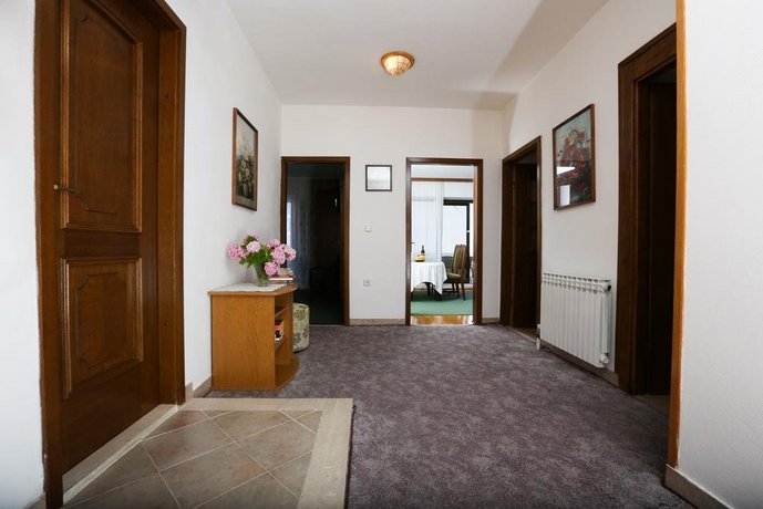House Cvetka