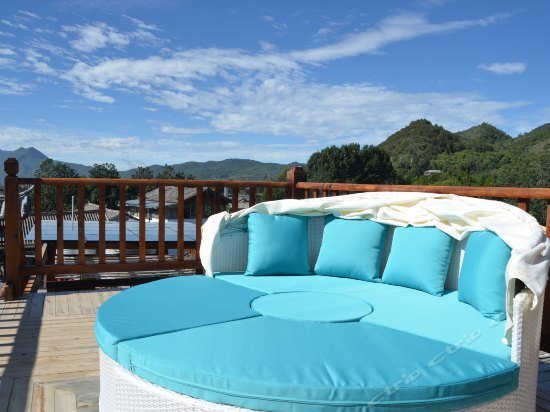 Manshan Caotang Snow Mountain Viewing Boutique Inn