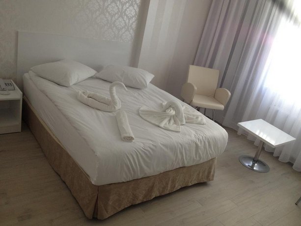 Cinas Hotel