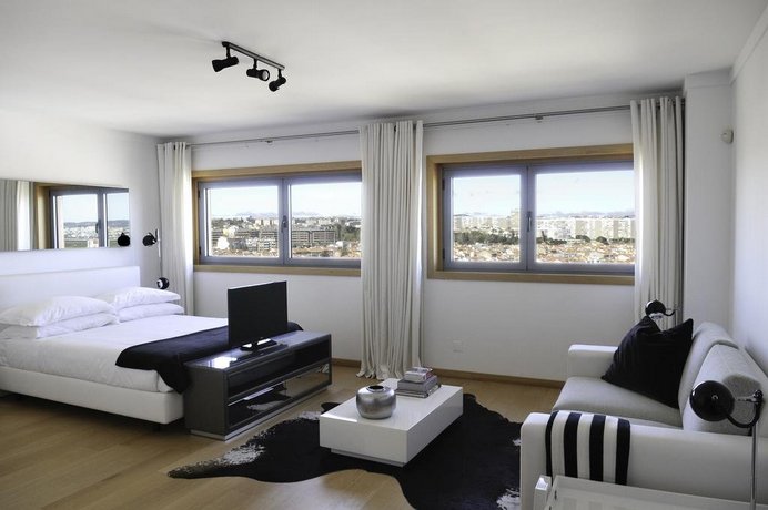 Panoramic Living