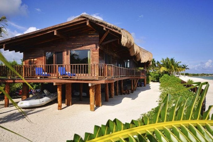 Deluxe Handcrafted 4 Br Oceanfront Treehouse