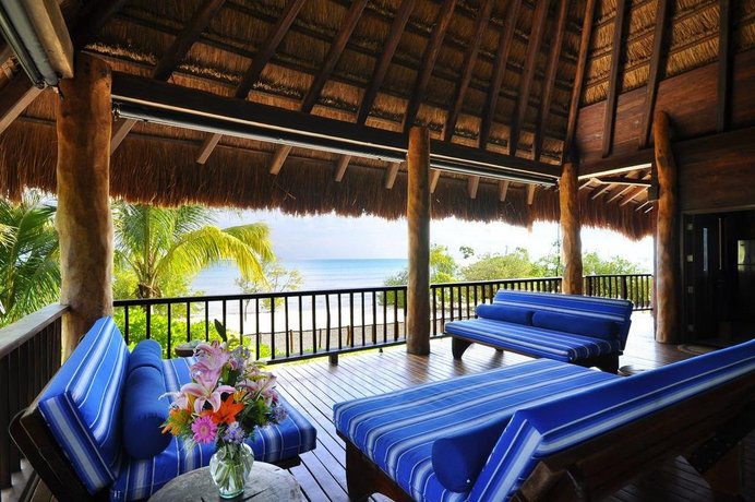 Deluxe Handcrafted 4 Br Oceanfront Treehouse