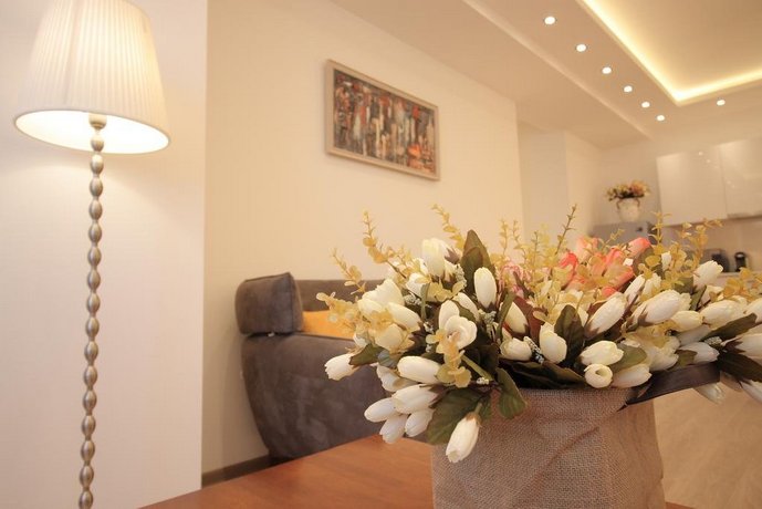 Maxela Apartments