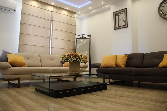 Maxela Apartments