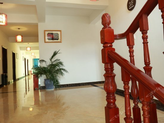 Jingzuan Business Hotel