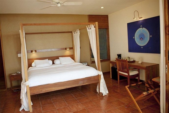 Capitan Suizo Beachfront Boutique Hotel