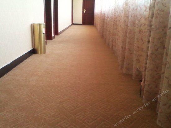 Cloud Chain Lijiang Huangchao Hotel Gucheng Heilongtan Branch