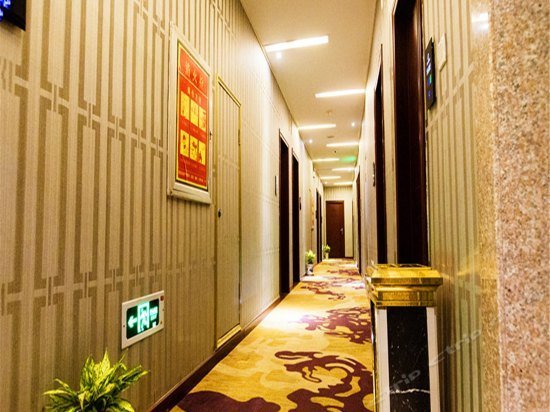 Zhonghuan Theme Hotel