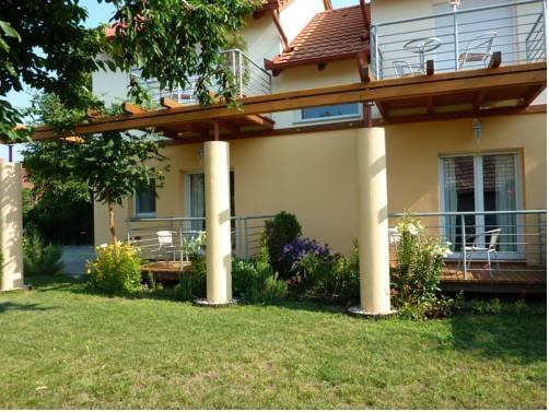 Luca Apartments