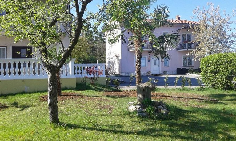 Guest House Surina