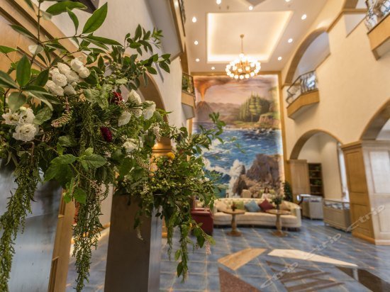 Five Elements Hotel