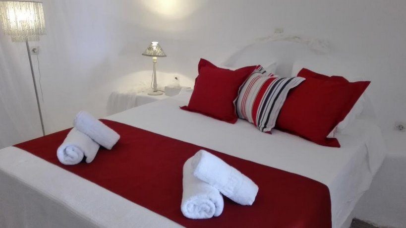 Oia Angle Cavehouse