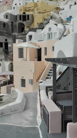 Oia Angle Cavehouse