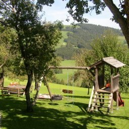 Bauernhof Obere Wolfsgrub Neukirchen bei Altmunster Austria thumbnail