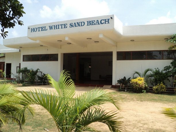 White Sand Beach Inn