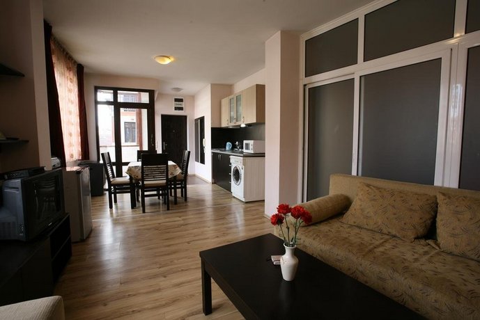 Simeon Apartment