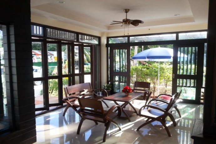 Ponburi Hotel