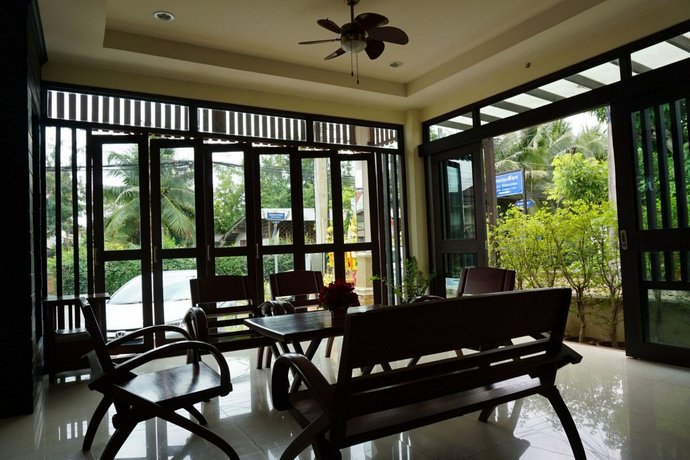 Ponburi Hotel