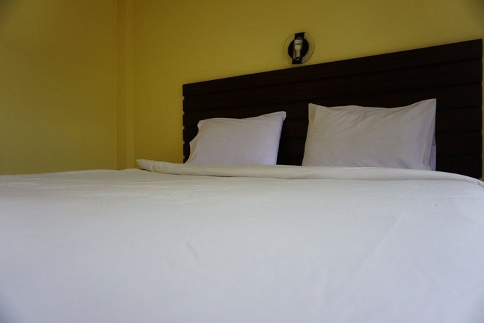 Ponburi Hotel