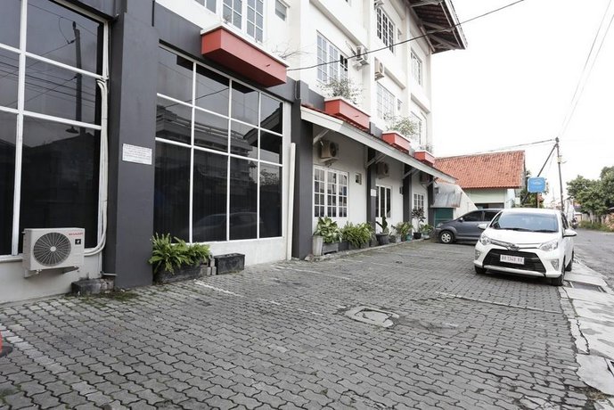 RedDoorz near UGM