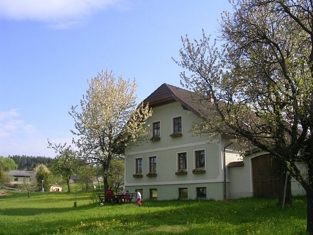 Biohof Mayerhofer Schloss Rosenau Austria thumbnail