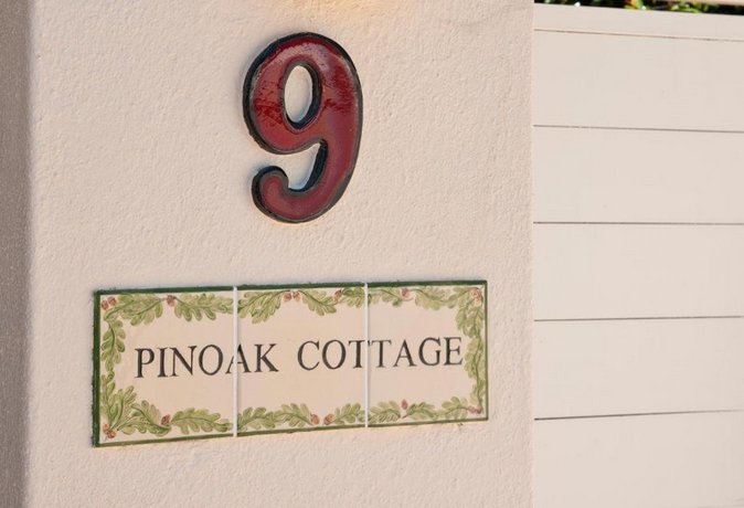 Pinoak Cottage
