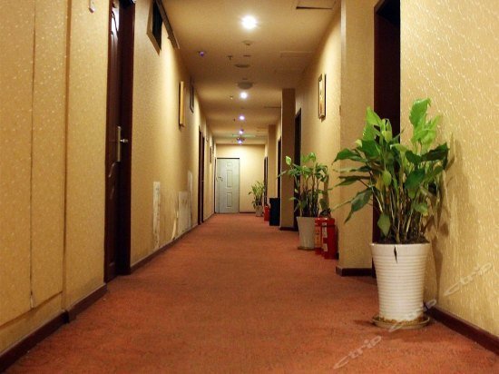 Liangjiangzhixing Business Hotel