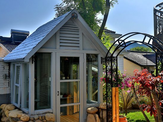 Flange Homestay